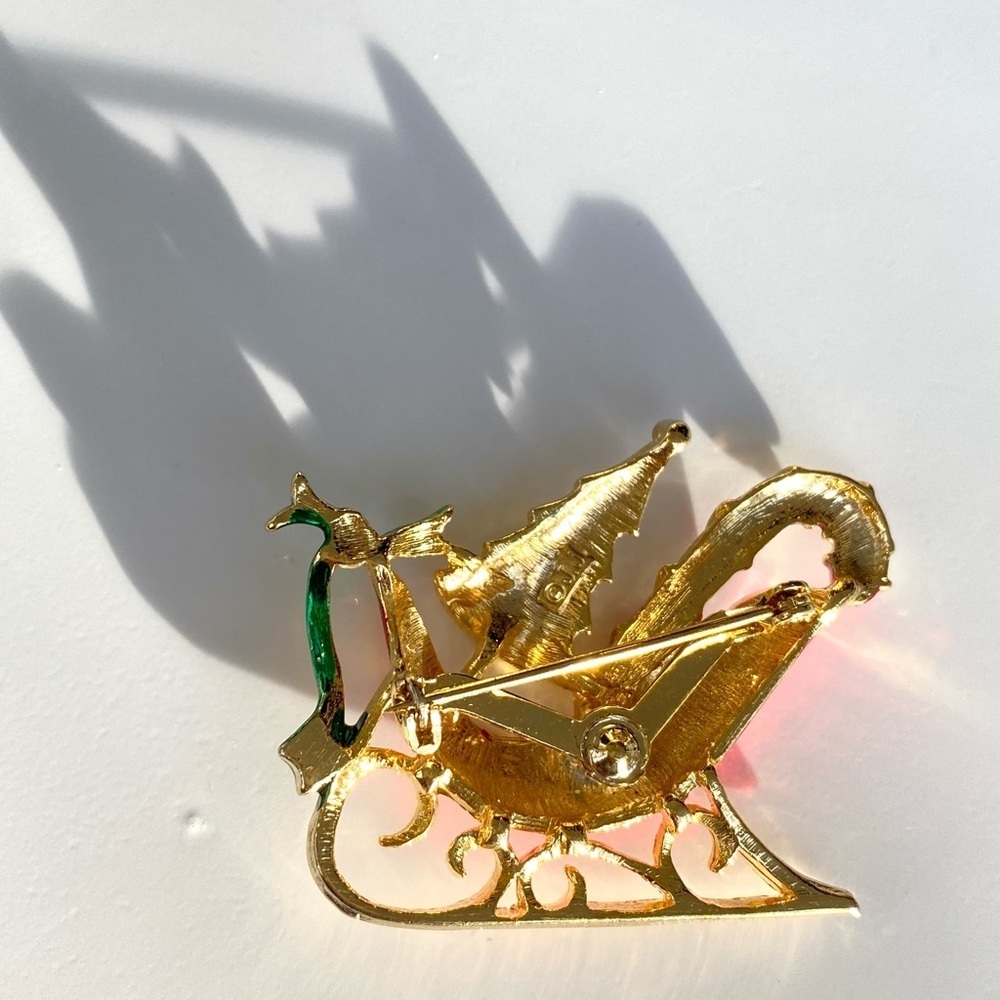 Elegant Gold and Red Sleigh Brooch with Christmas Tree - Picture 3 of 7